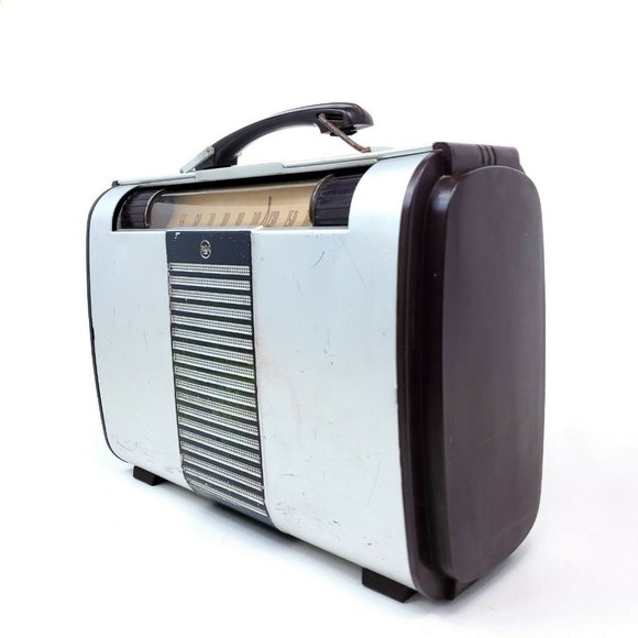 Vintage Tube Radio RCA Victor 8BX6 Globe-Trotter - Picture 3 of 12